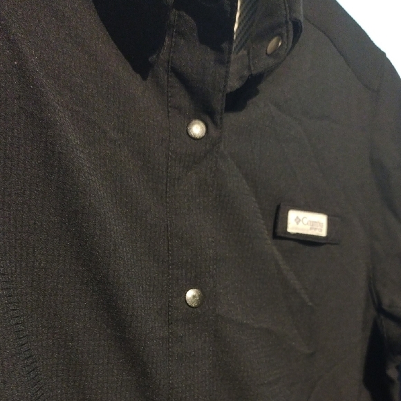 Columbia Women's Black Button Down Long Sleeves Shirt - Picture 7 of 17